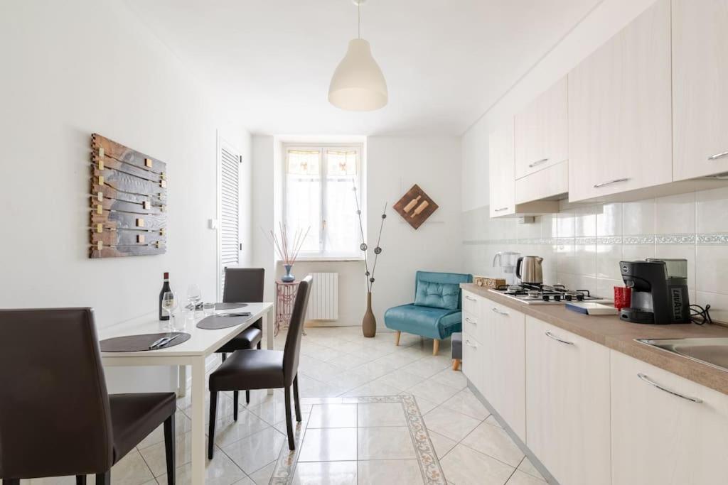Casa Regina 3, Nel Centro Di Alba! Apartment Luaran gambar