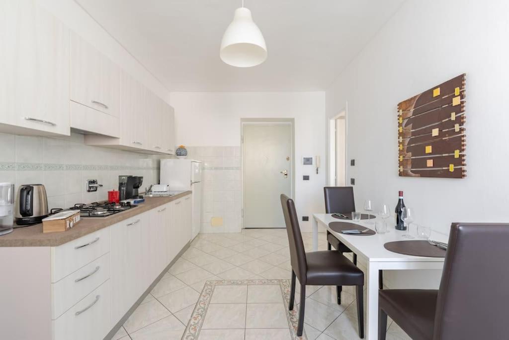 Casa Regina 3, Nel Centro Di Alba! Apartment Luaran gambar