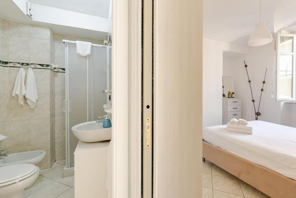 Casa Regina 3, Nel Centro Di Alba! Apartment Luaran gambar